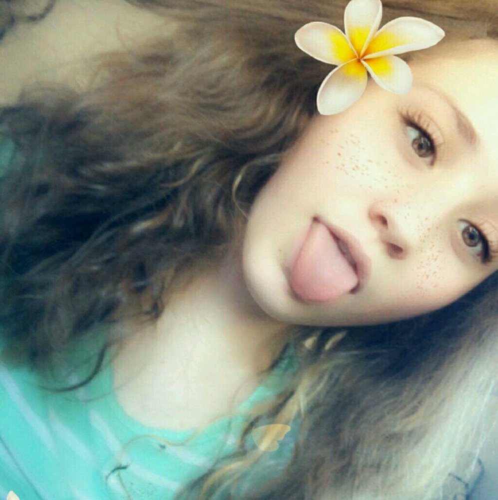 Meet your Posher, Chloe